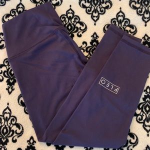 Fleo leggings medium 21”